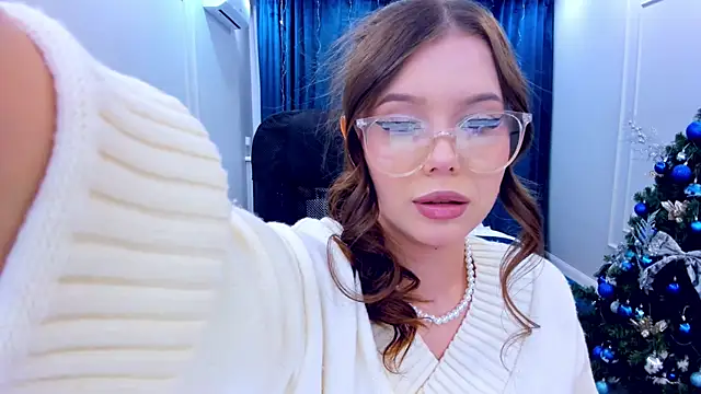 FollowLovee online show from 12-22-24, 08:03