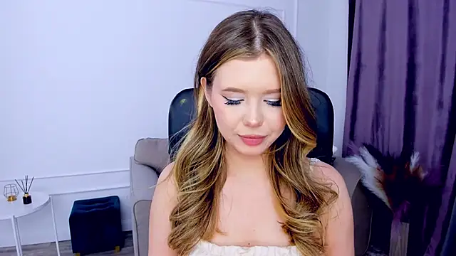 FollowLovee online show from 01-18-25, 10:39