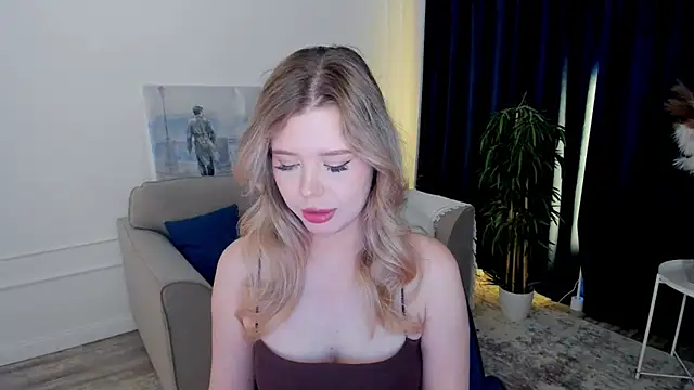 FollowLovee online show from 06-20-26, 04:04