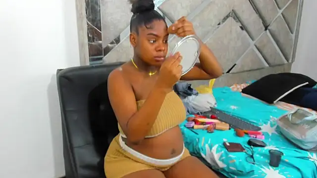EvaxEmma online show from 05-18-26, 01:50