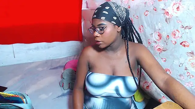 EvaxEmma online show from 06-18-26, 04:55