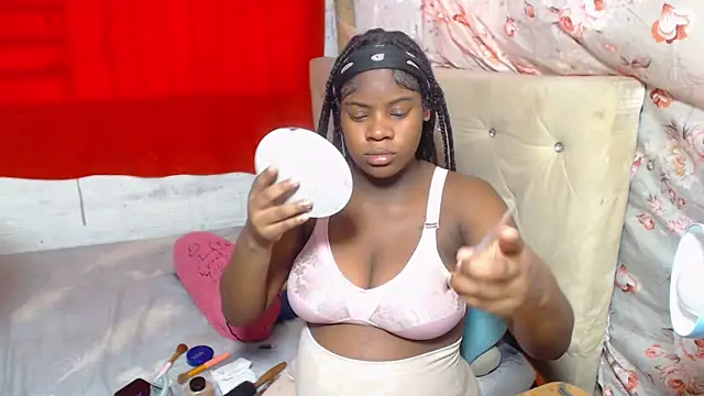 EvaxEmma online show from 06-19-26, 04:11