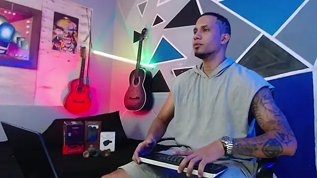 MagnusFrost online show from 10-22-25, 04:13