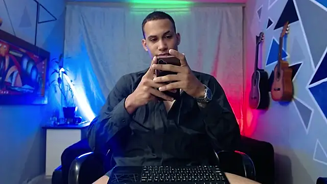 Snapshot of MagnusFrost chatting on 02-17-26, 06:14 MagnusFrost online show from 02-17-26, 06:14