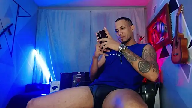 Snapshot of MagnusFrost chatting on 03-25-26, 07:53 MagnusFrost online show from 03-25-26, 07:53