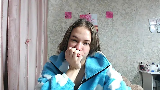 leila bambi  online show from 10-14-25, 08:04