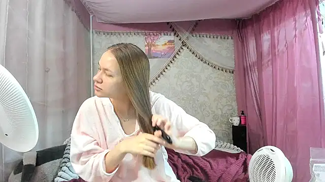 leila bambi  online show from 05-13-26, 03:48