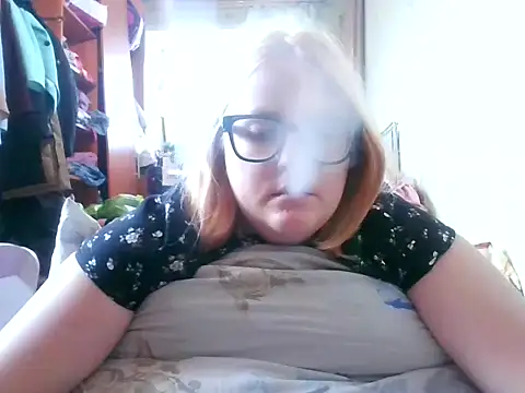 Snapshot of DesireMelissa chatting on 10-07-25, 08:11 DesireMelissa online show from 10-07-25, 08:11