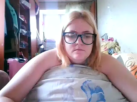 Snapshot of DesireMelissa chatting on 10-16-25, 09:43 DesireMelissa online show from 10-16-25, 09:43