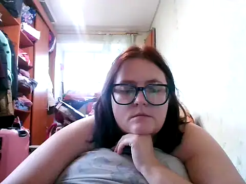 Snapshot of DesireMelissa chatting on 10-22-25, 05:41 DesireMelissa online show from 10-22-25, 05:41