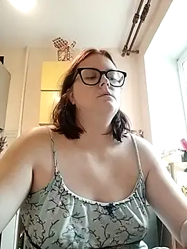 Snapshot of DesireMelissa chatting on 10-31-25, 11:33 DesireMelissa online show from 10-31-25, 11:33