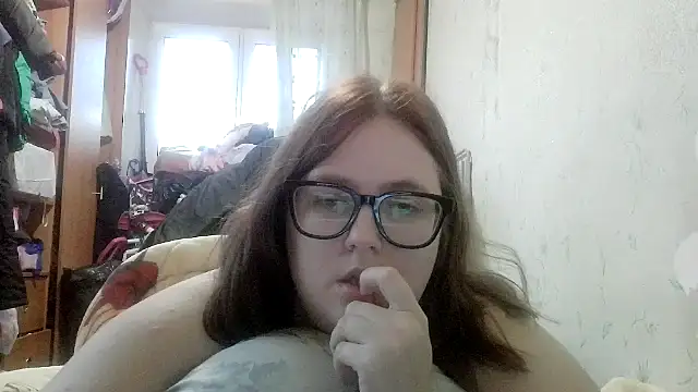 Snapshot of DesireMelissa chatting on 11-18-25, 06:29 DesireMelissa online show from 11-18-25, 06:29