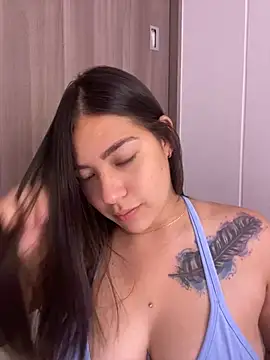 Latina vanessa online show from 01-08-25, 11:41