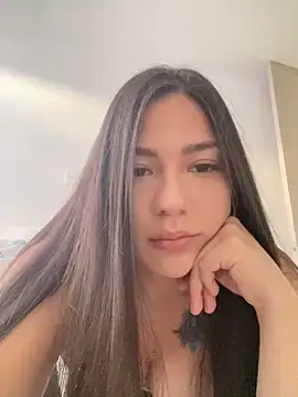 Latina vanessa online show from 02-19-25, 10:42