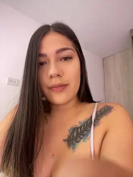 Latina vanessa online show from 02-25-25, 09:46