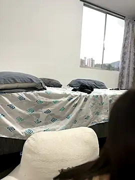 Latina vanessa online show from 10-21-25, 10:32