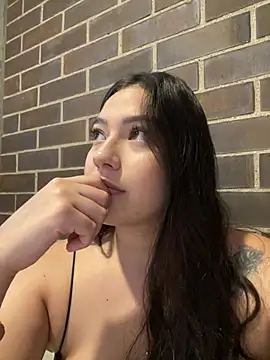 Latina vanessa online show from 03-24-26, 09:20