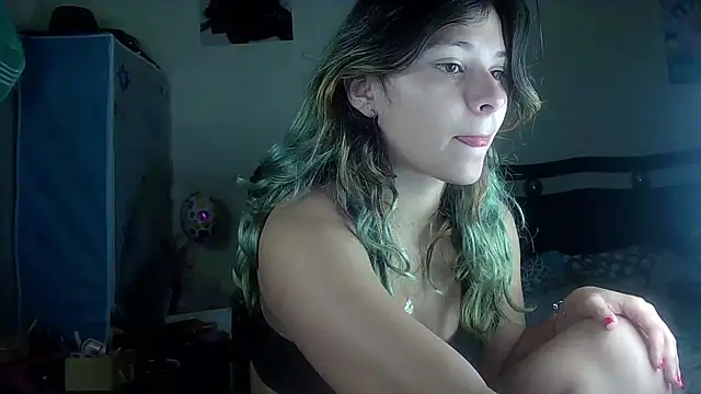 Snapshot of Elith_20 chatting on 03-06-25, 03:13 Elith 20 online show from 03-06-25, 03:13