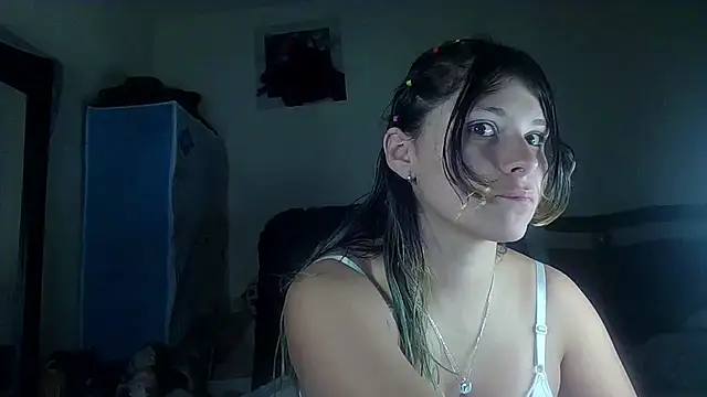 Snapshot of Elith_20 chatting on 03-17-25, 05:34 Elith 20 online show from 03-17-25, 05:34