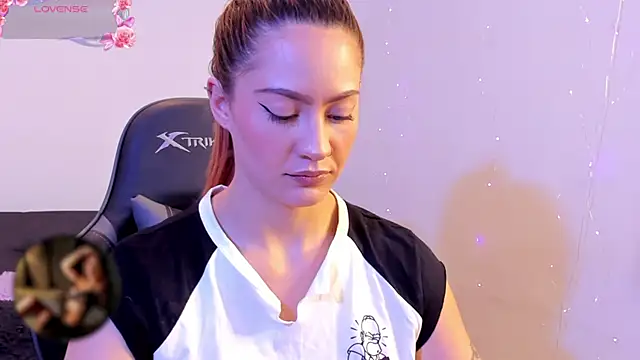 Snapshot of Amypond__ chatting on 10-07-25, 02:58 Amypond online show from 10-07-25, 02:58