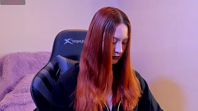 Snapshot of Amypond__ chatting on 10-25-25, 10:01 Amypond online show from 10-25-25, 10:01