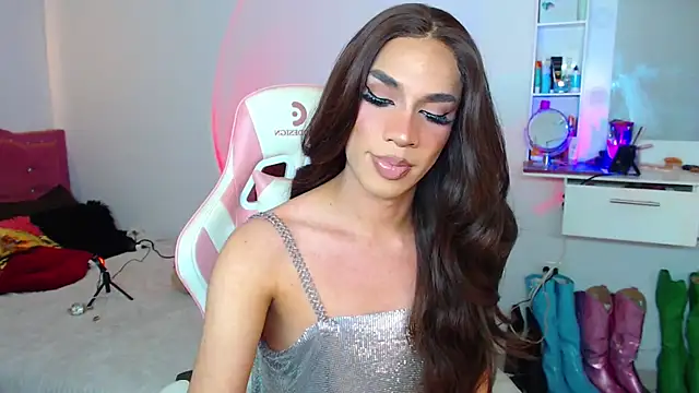 Snapshot of camila_hootie chatting on 04-17-26, 03:53 camila hootie online show from 04-17-26, 03:53