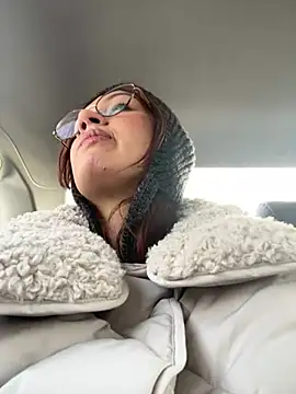 RinaCat online show from 01-13-25, 05:23