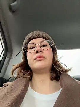 Snapshot of RinaCat chatting on 03-27-26, 05:46 RinaCat online show from 03-27-26, 05:46