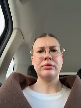 Snapshot of RinaCat chatting on 03-31-26, 05:19 RinaCat online show from 03-31-26, 05:19