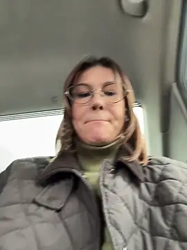 Snapshot of RinaCat chatting on 04-12-26, 06:07 RinaCat online show from 04-12-26, 06:07