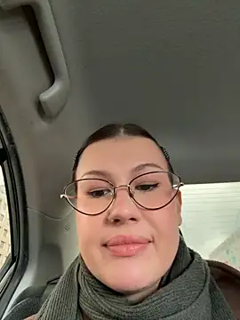 Snapshot of RinaCat chatting on 04-17-26, 05:21 RinaCat online show from 04-17-26, 05:21