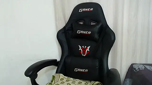 IceBellaCane313 online show from 09-19-25, 02:40