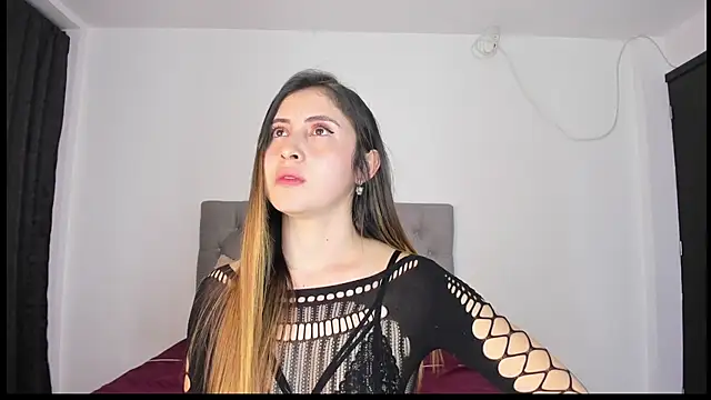 Snapshot of Nicol_Swift_ chatting on 02-07-25, 06:35 Nicol Swift online show from 02-07-25, 06:35