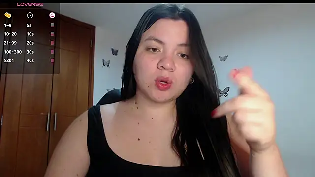 Snapshot of Sarahros1 chatting on 10-14-25, 03:40 Sarahros1 online show from 10-14-25, 03:40