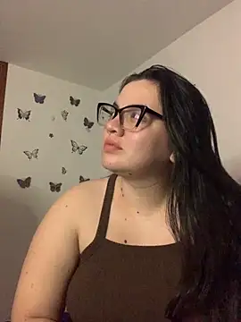 Snapshot of Sarahros1 chatting on 10-29-25, 05:31 Sarahros1 online show from 10-29-25, 05:31