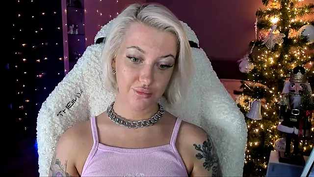 tykioty Miley online show from 12-25-24, 03:38