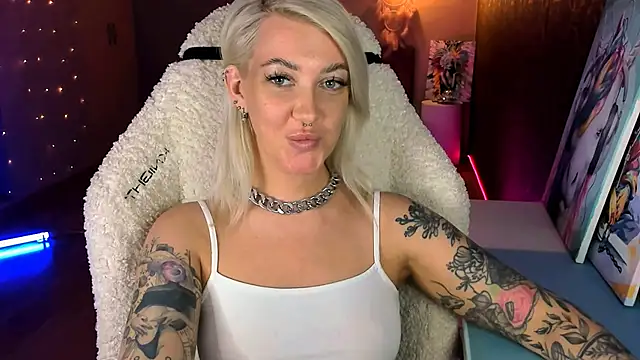 tykioty Miley online show from 05-15-26, 01:40