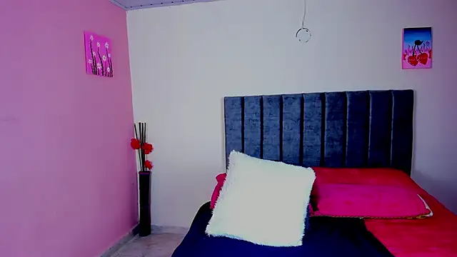 Snapshot of KayllaEvanss_ chatting on 12-03-24, 08:17 KayllaEvanss  online show from 12-03-24, 08:17