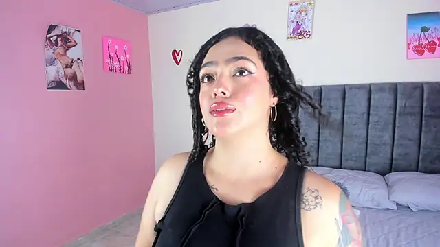 Snapshot of KayllaEvanss_ chatting on 03-15-25, 10:11 KayllaEvanss  online show from 03-15-25, 10:11