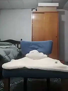 Snapshot of nicedick_bro chatting on 10-13-25, 04:56 nicedick bro online show from 10-13-25, 04:56