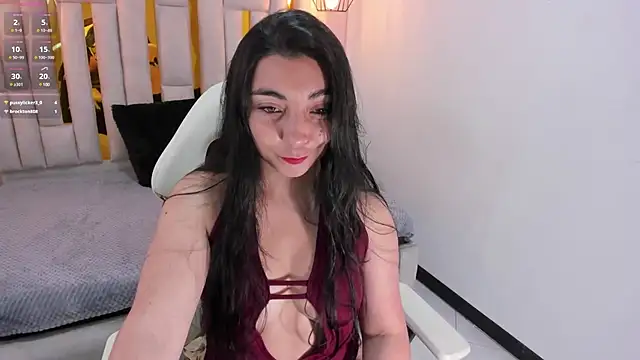 Snapshot of Karla_hernandez_ chatting on 01-07-25, 11:05 Karla hernandez online show from 01-07-25, 11:05