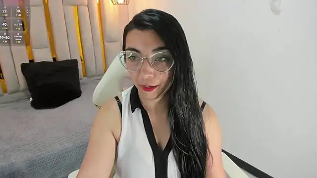 Snapshot of Karla_hernandez_ chatting on 01-10-25, 10:06 Karla hernandez online show from 01-10-25, 10:06