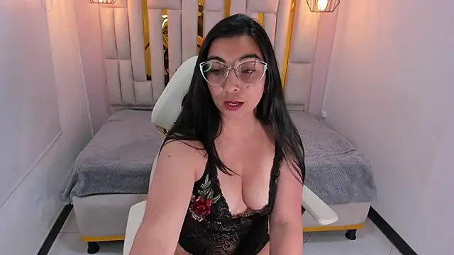 Snapshot of Karla_hernandez_ chatting on 02-04-25, 01:59 Karla hernandez online show from 02-04-25, 01:59