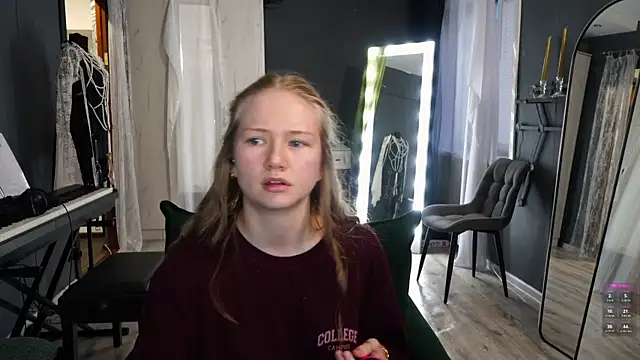Alexandra Demore online show from 07-25-26, 07:11