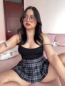 Snapshot of montmariana chatting on 02-20-26, 04:51 montmariana online show from 02-20-26, 04:51