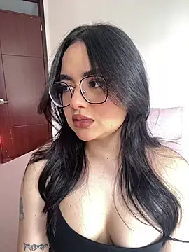 Snapshot of montmariana chatting on 03-10-26, 03:50 montmariana online show from 03-10-26, 03:50