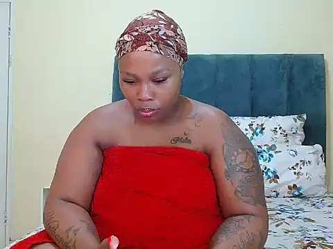 Snapshot of curvycloe1 chatting on 04-21-26, 07:03 curvycloe1 online show from 04-21-26, 07:03