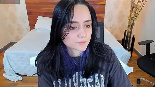 KatherineBond online show from 12-04-24, 10:08