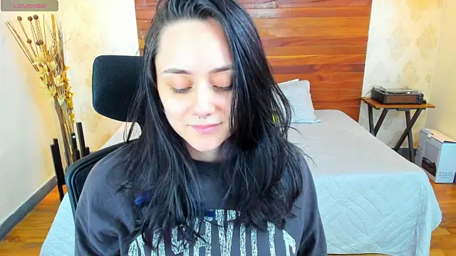 KatherineBond online show from 12-18-24, 08:25