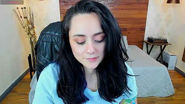 KatherineBond online show from 12-28-24, 12:04